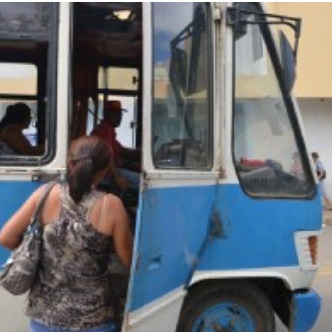 Moradores do Vila Bela sofrem com horário reduzido de ônibus