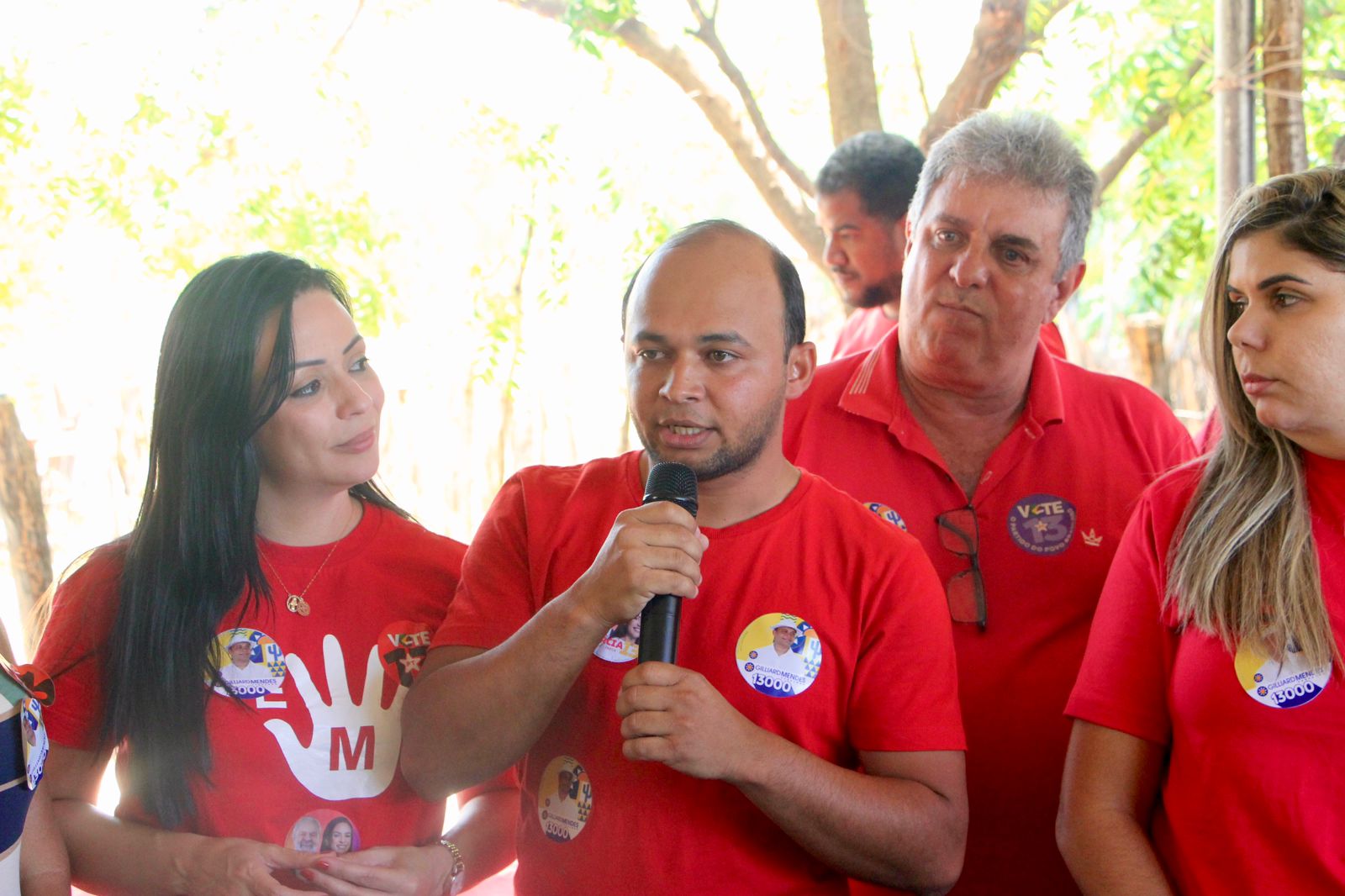 Candidato a vereador mostra força durante ato de apoio a Márcia