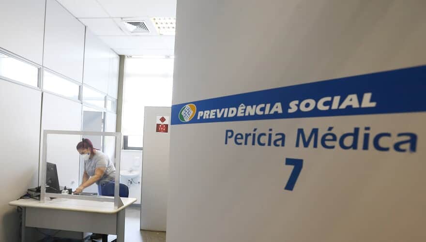 Parceria do INSS permite pedidos de 'auxílio-doença' em agências dos Correios 1 Parceria do INSS permite pedidos de 'auxílio-doença' em agências dos Correios - Imagem: Rivaldo Gomes/Folhapress