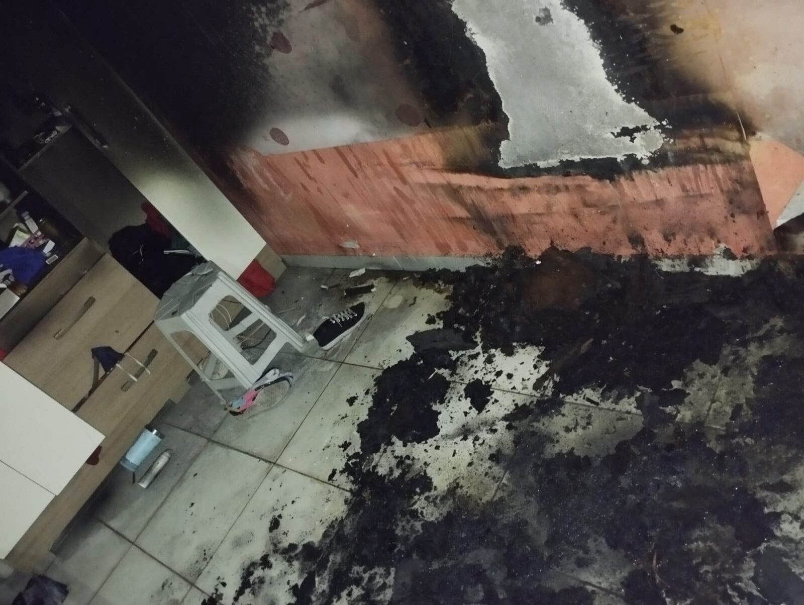 Serra-talhadense tem casa incendiada após curto-circuito nessa terça-feira