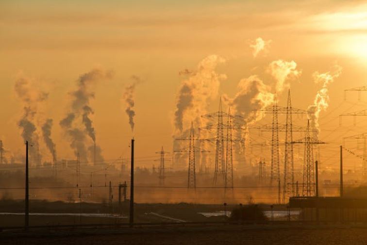 2024 será certamente o 1º ano com aumento de temperatura de +1,5 ºC 1 2024 será certamente o 1º ano com aumento de temperatura de +1,5 ºC. O planeta caminha para um aquecimento ''catastrófico'' de 3,1 ºC neste século (Crédito: Pexels)