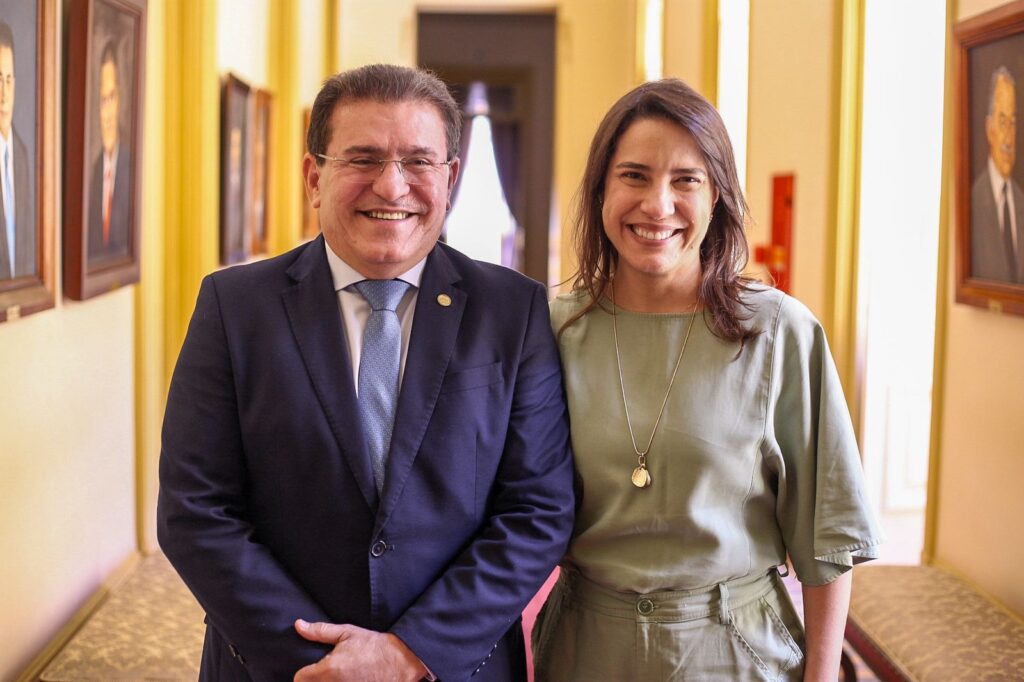 Após pleito de Duque, Raquel chega a ST para inaugurar hemodinâmica