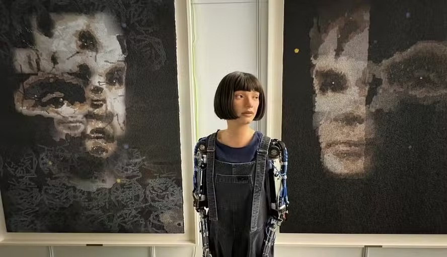Primeiro leilão de obra feita por robô arrecada US$ 1,08 milhão 1 Primeiro leilão de obra feita por robô arrecada US$ 1,08 milhão. Obra de arte criada por robô vai a leilão e pode ultrapassar R$ 1 milhão - Foto: Divulgação/Sothebys