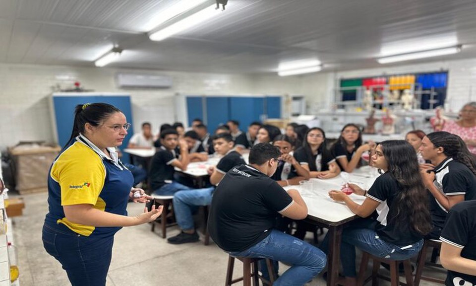 PE convoca 1.609 professores aprovados 1 professora