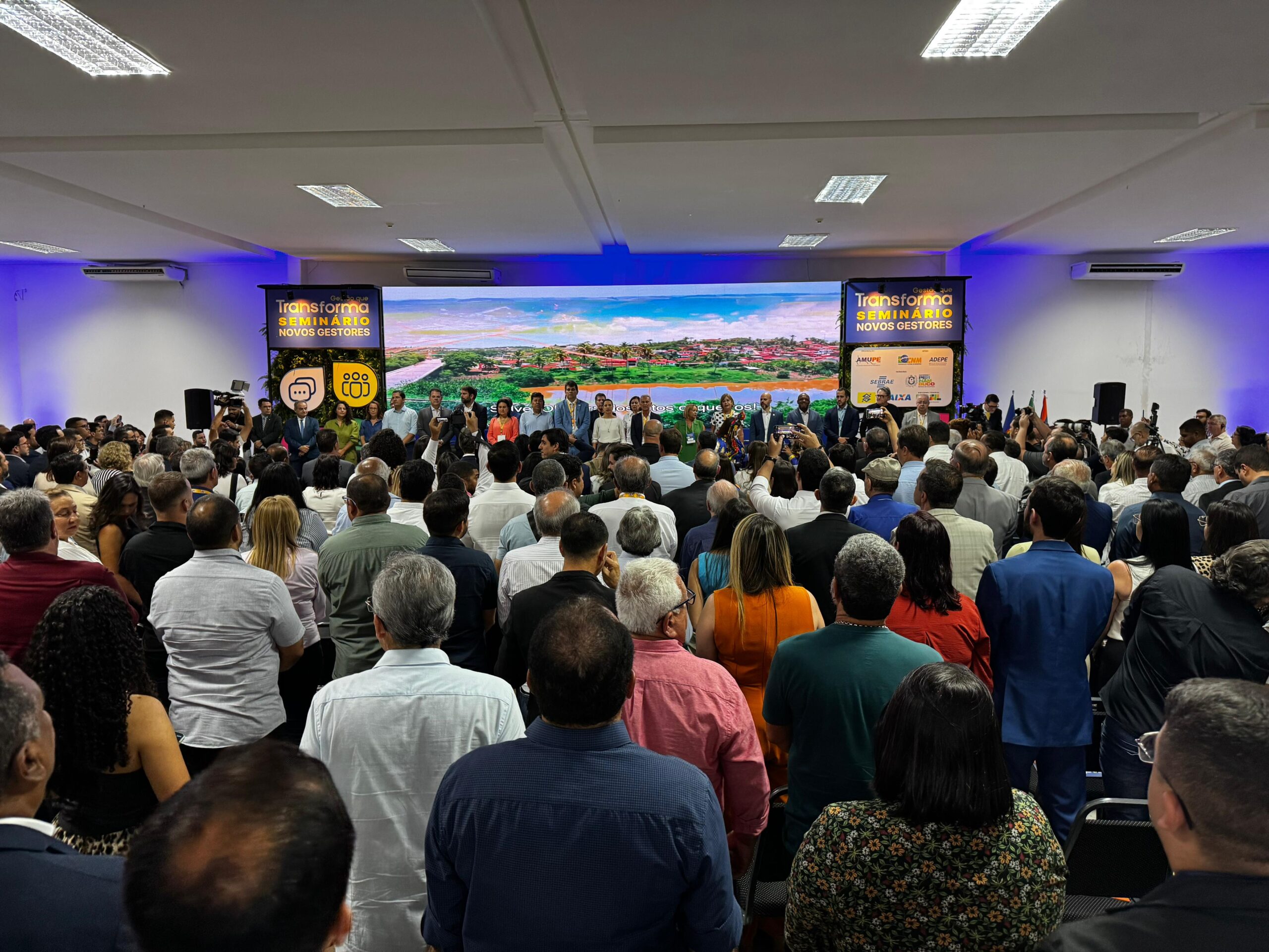 175 prefeitos participaram de seminário da Amupe 1 175 prefeitos participaram de seminário da Amupe - Fotos: Divulgação