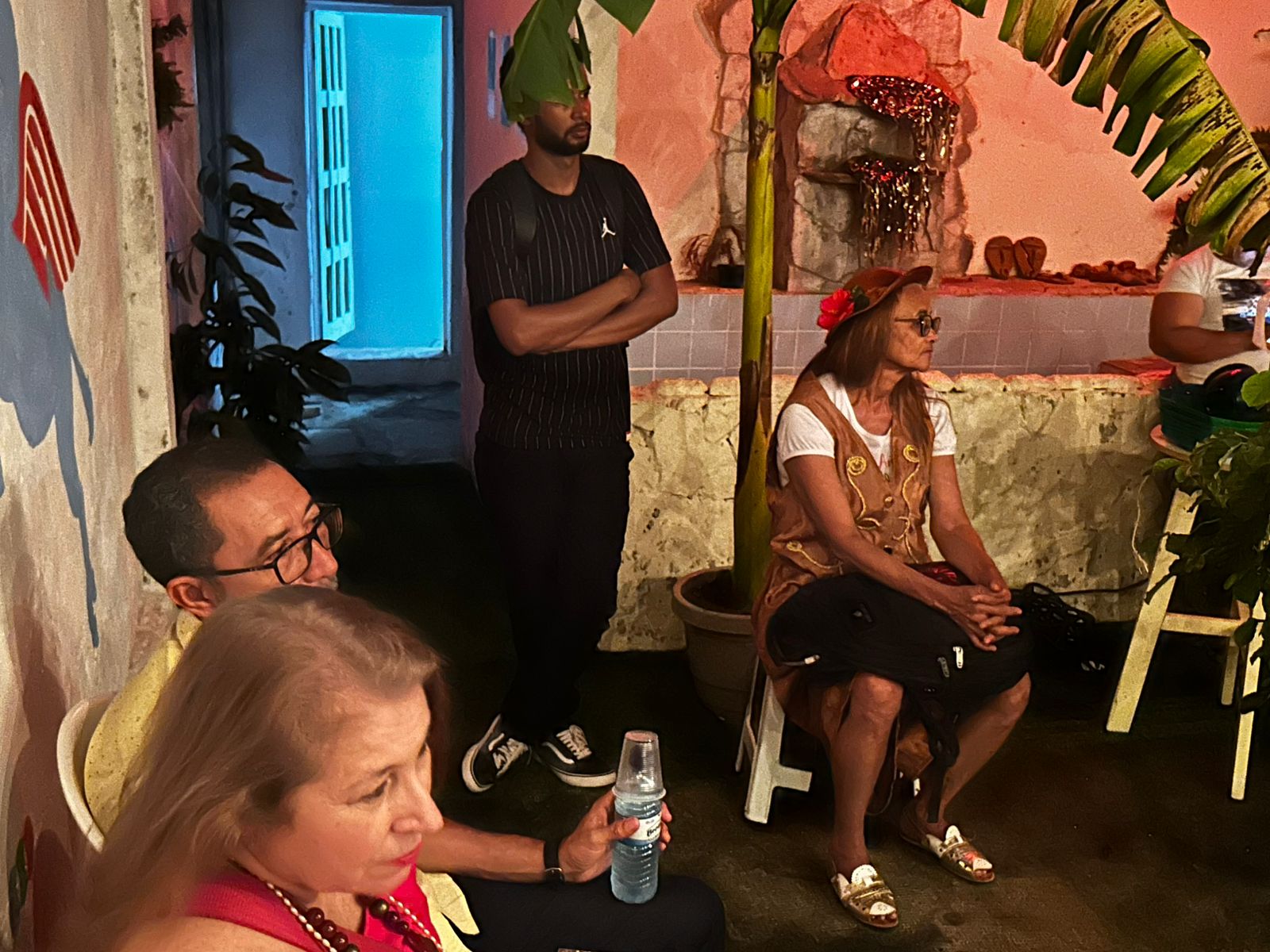 Lixo ganha luz nas mãos de 4 artistas em Serra Talhada