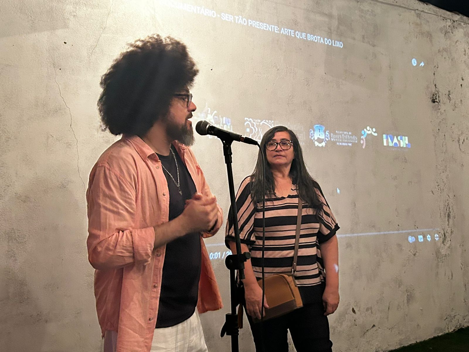 Lixo ganha luz nas mãos de 4 artistas em Serra Talhada