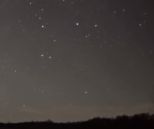 OVNIs ou drones? FBI investiga avistamentos misteriosos em Nova Jersey 1 OVNIs ou drones? FBI investiga avistamentos misteriosos em Nova Jersey - Imagem: Reprodução