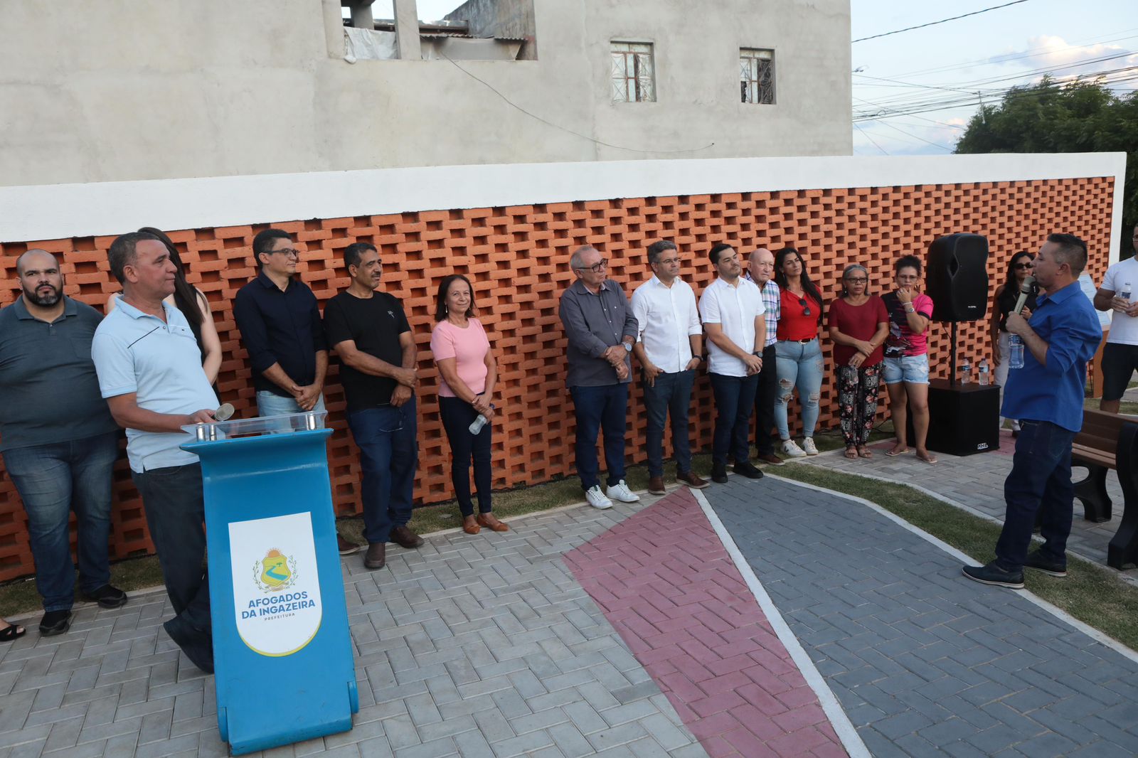 Prefeitura de Afogados entrega nova praça
