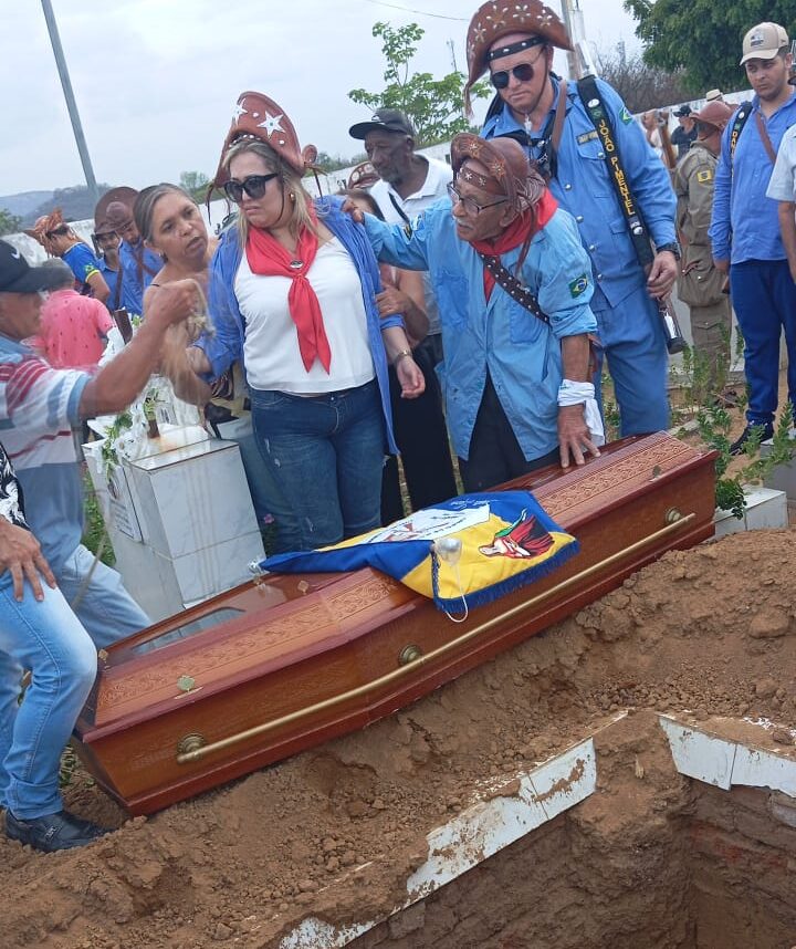 Barcamarteiros prestam homenagem após acidente próximo a ST