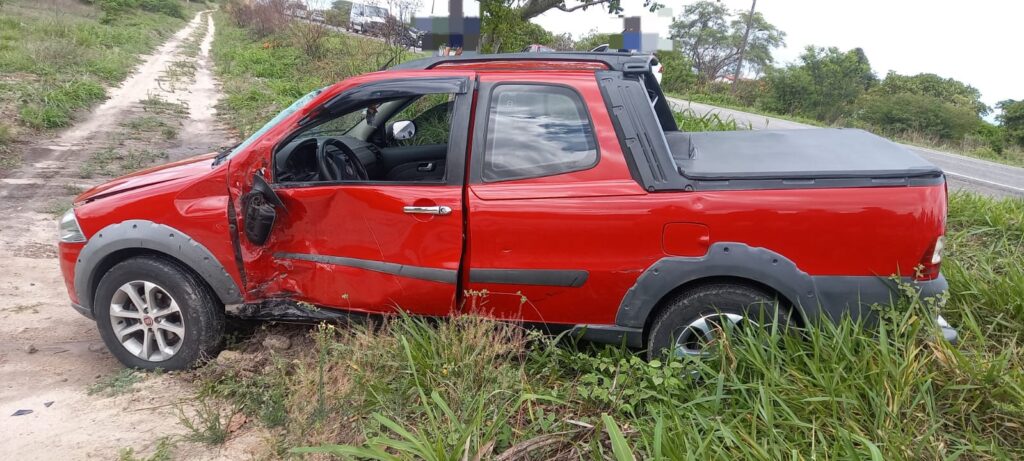 Motociclista morre após colisão com caminhonete