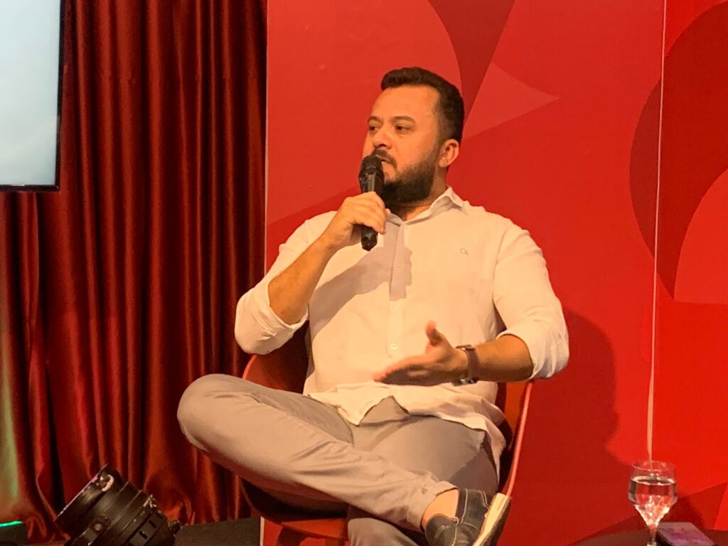 Helano diz que Márcia não atendia a todos: "Fui recebido 2 vezes"