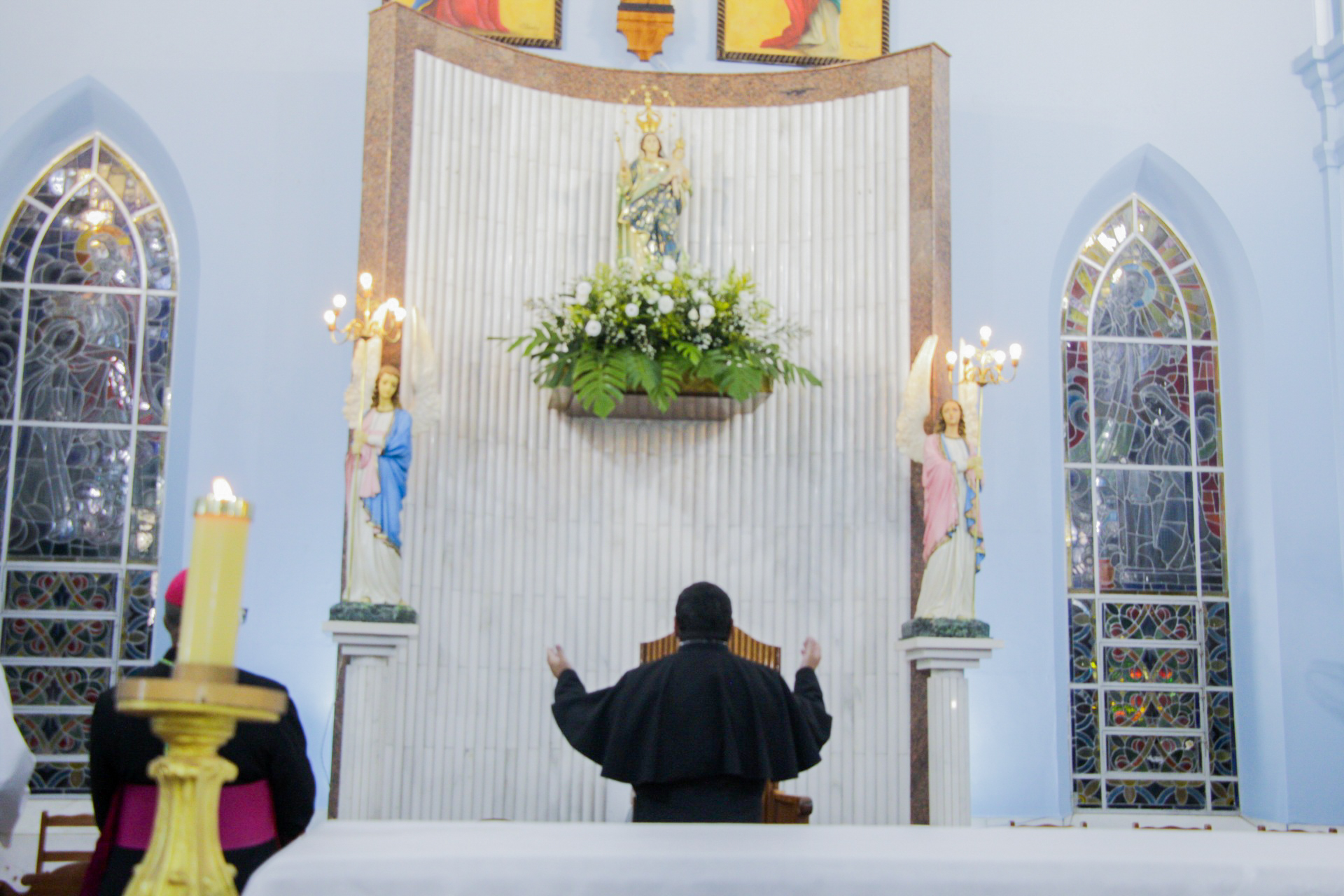 Cerimônia de posse do novo padre de ST reúne dezenas de fiéis