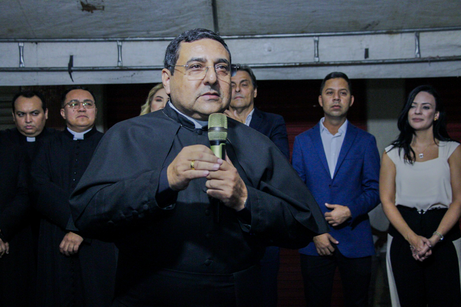Cerimônia de posse do novo padre de ST reúne dezenas de fiéis 1 cerimônia de posse do novo padre da paróquia da penha
