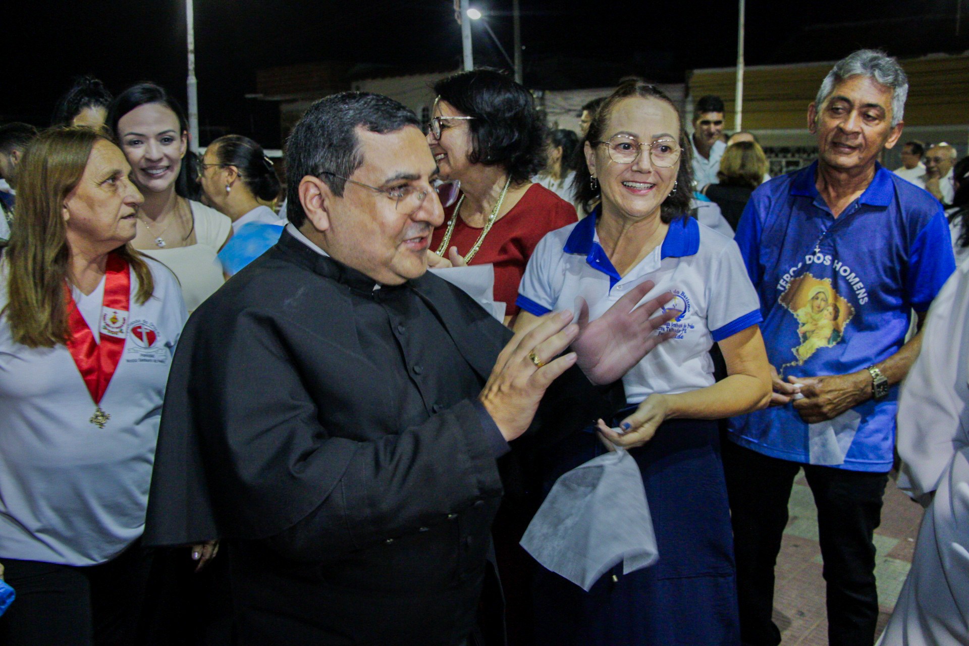 Cerimônia de posse do novo padre de ST reúne dezenas de fiéis
