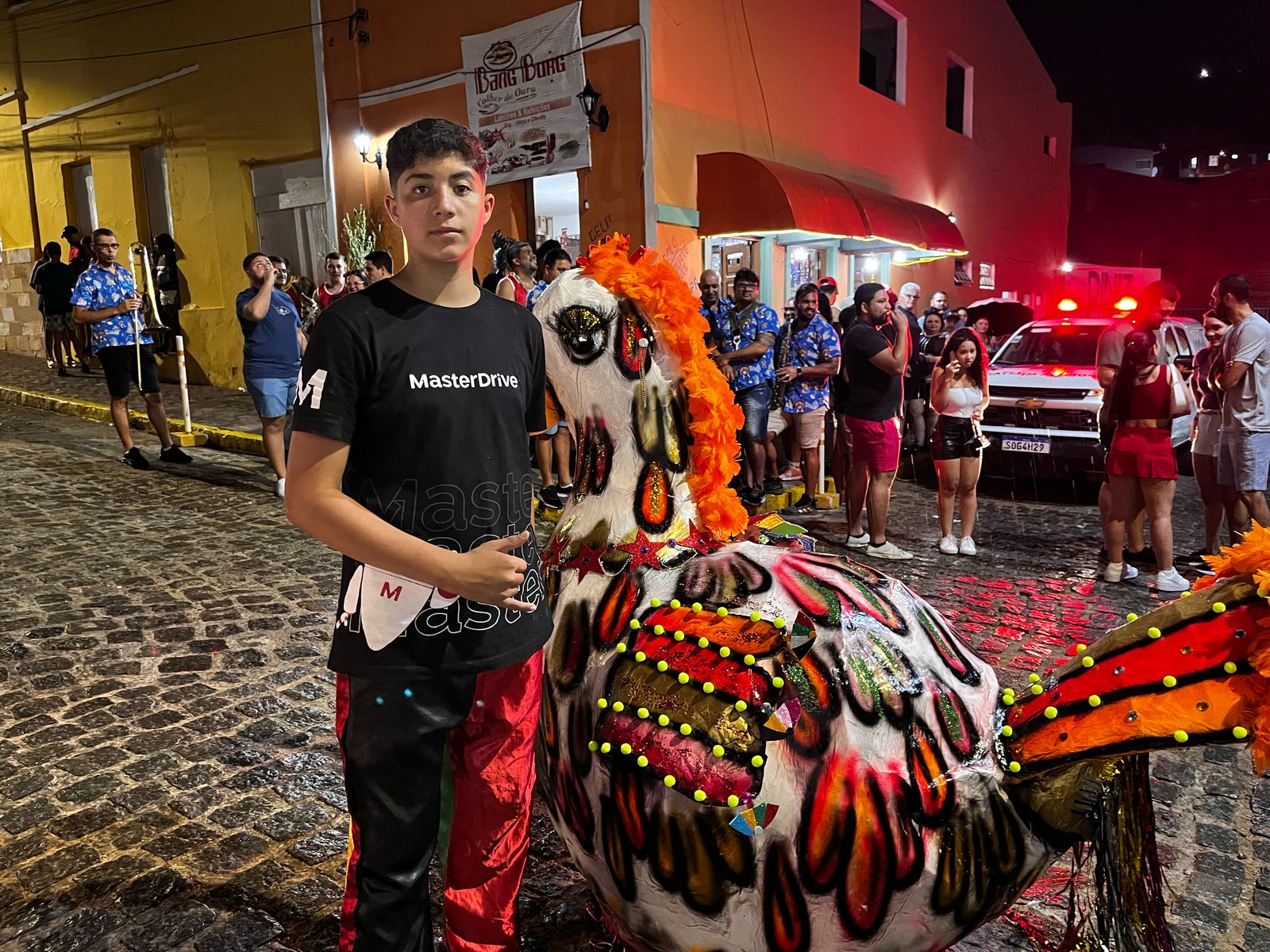 Bloco da Galinha desfilou com frevo, chuva e alegria nesta 6ª em Triunfo
