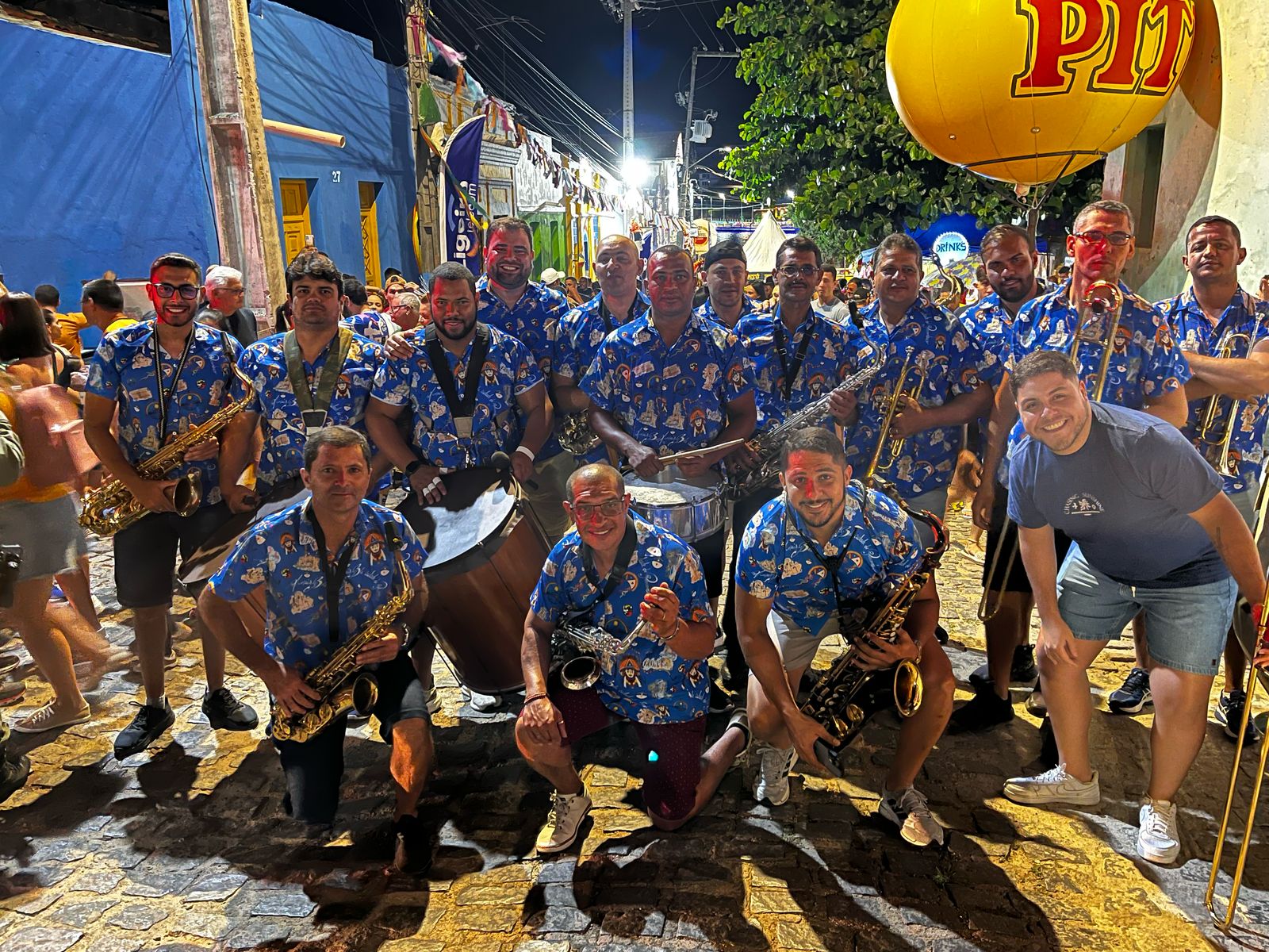 Bloco da Galinha desfilou com frevo, chuva e alegria nesta 6ª em Triunfo