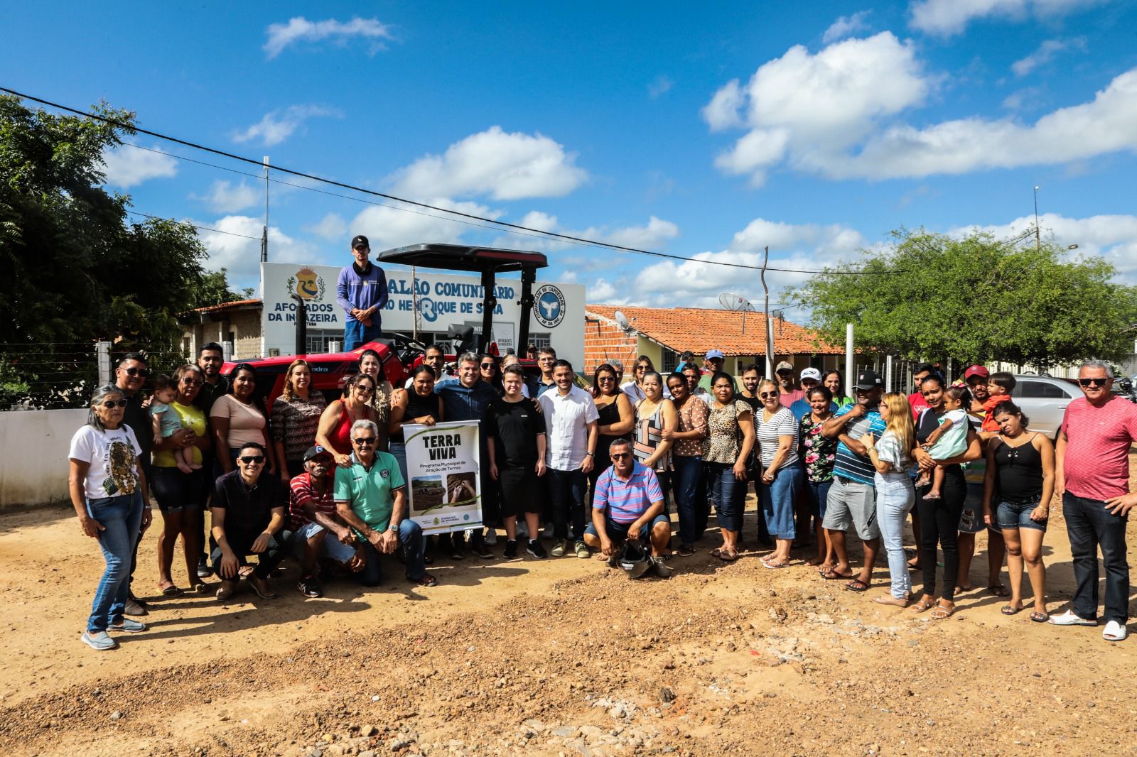 Afogados lança programa municipal de aração de terras