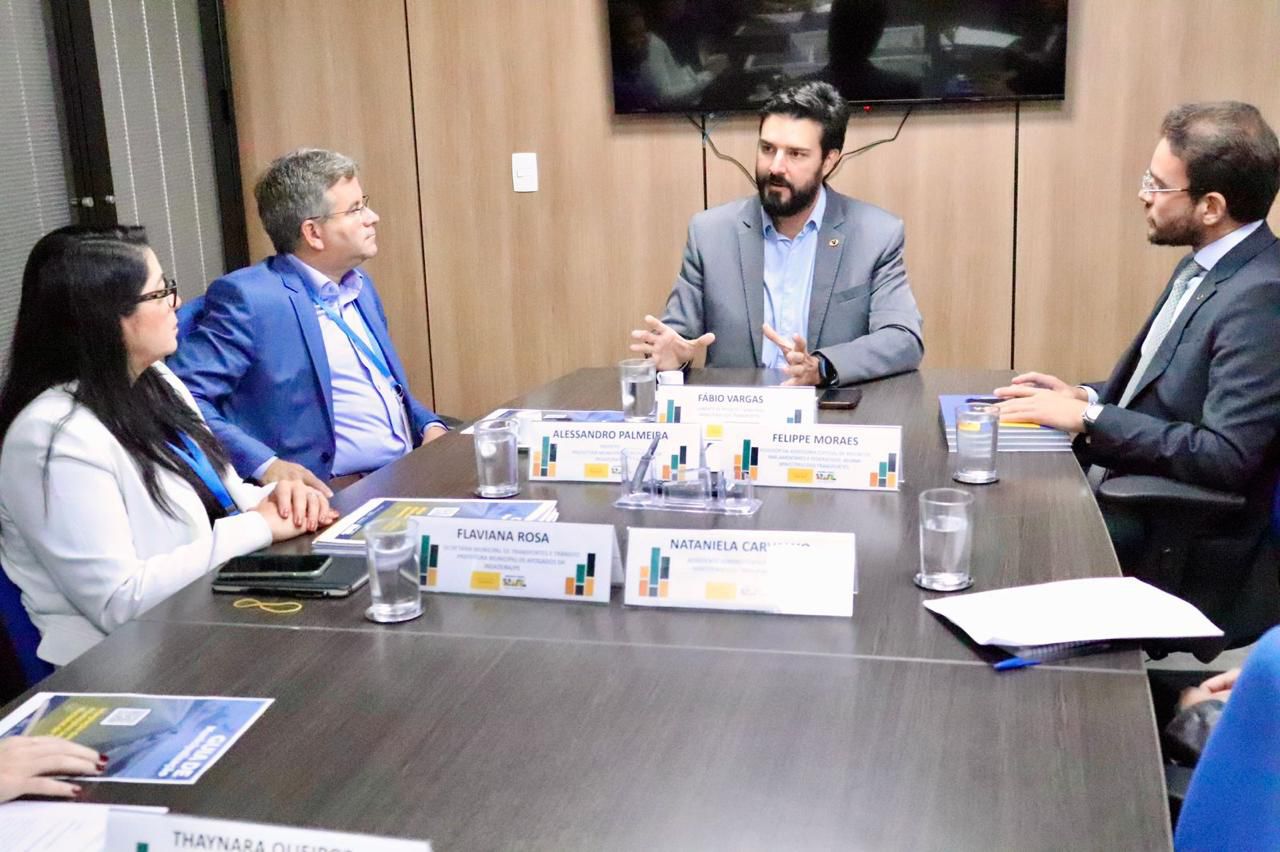 Sandrinho busca parcerias para municipalização do trânsito 1 Em Brasília, Sandrinho articula parcerias com o Governo Federal - Fotos: Assessoria
