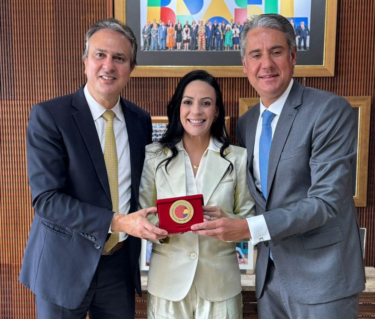 Márcia Conrado recebe Selo Ouro de Alfabetização