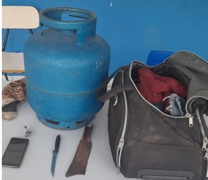 Moradores impedem suspeito de furtar residência e acionam PM 1 Moradores impedem suspeito de furtar residência e acionam PM
