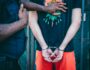 Homem é preso após tumultuar na casa da mãe e desacatar PM em ST 5 Foto: Kindel Media/Unsplash