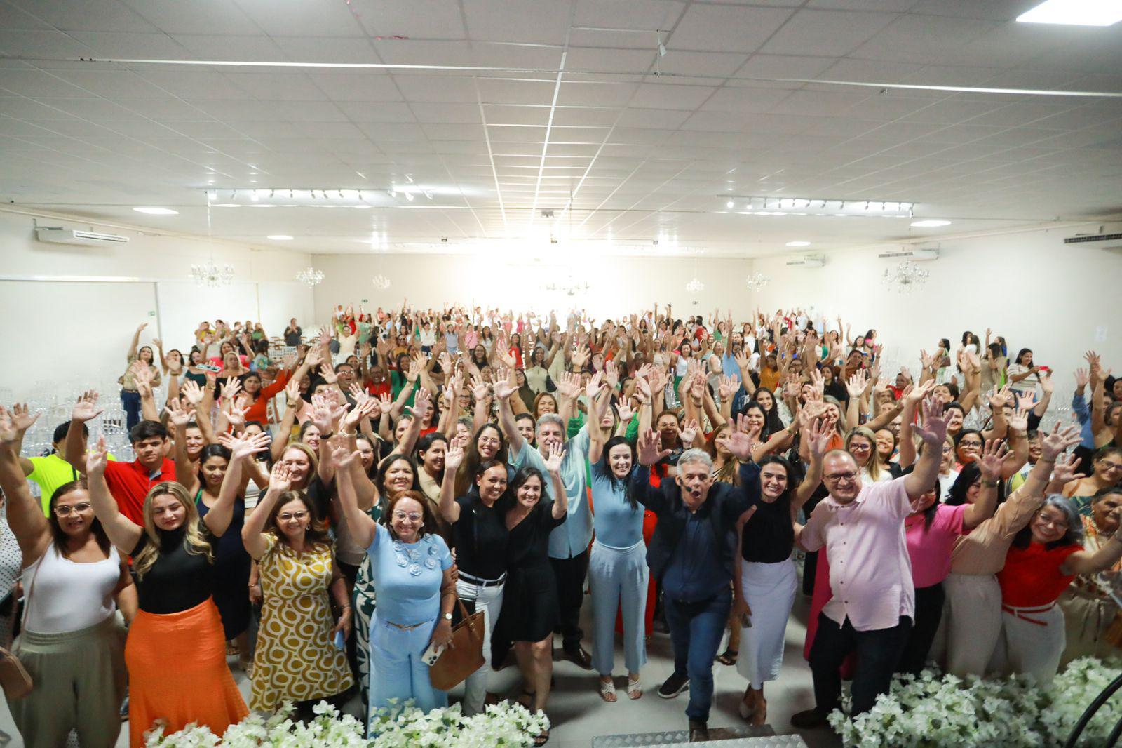 márcia e faeca participam da abertura do ano letivo