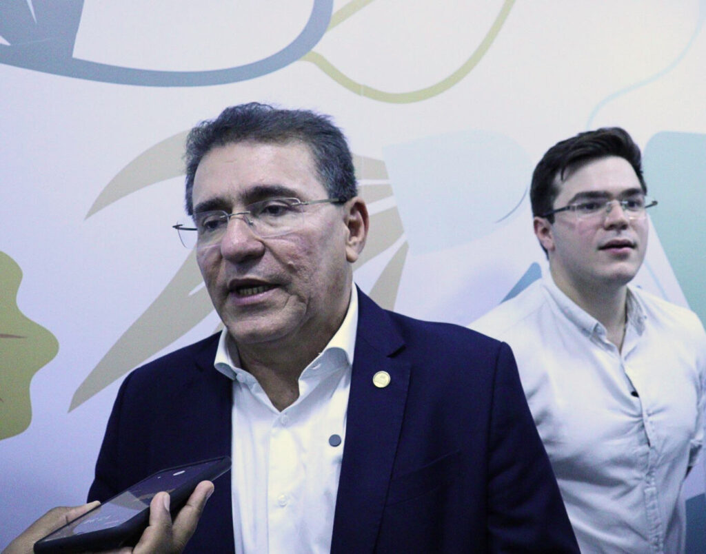 Duque planilha reeleição e 'alfineta' Márcia: "Fui eleito sem máquina"