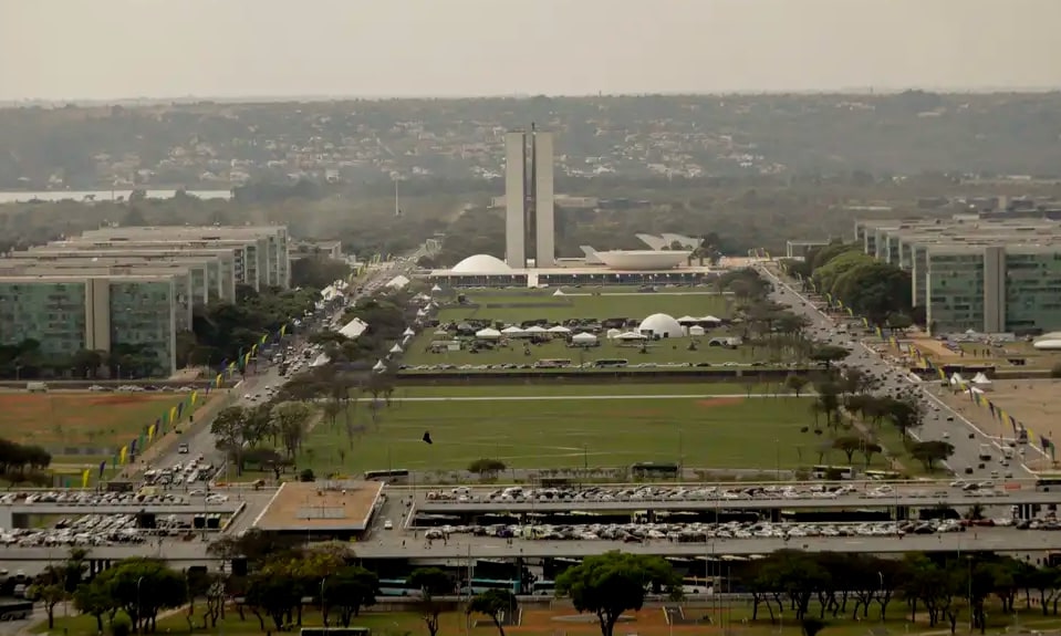 Reajuste de servidores federais será pago em maio, garante governo 1 Reajuste de servidores federais será pago em maio, garante governo - Foto: Joédson Alves