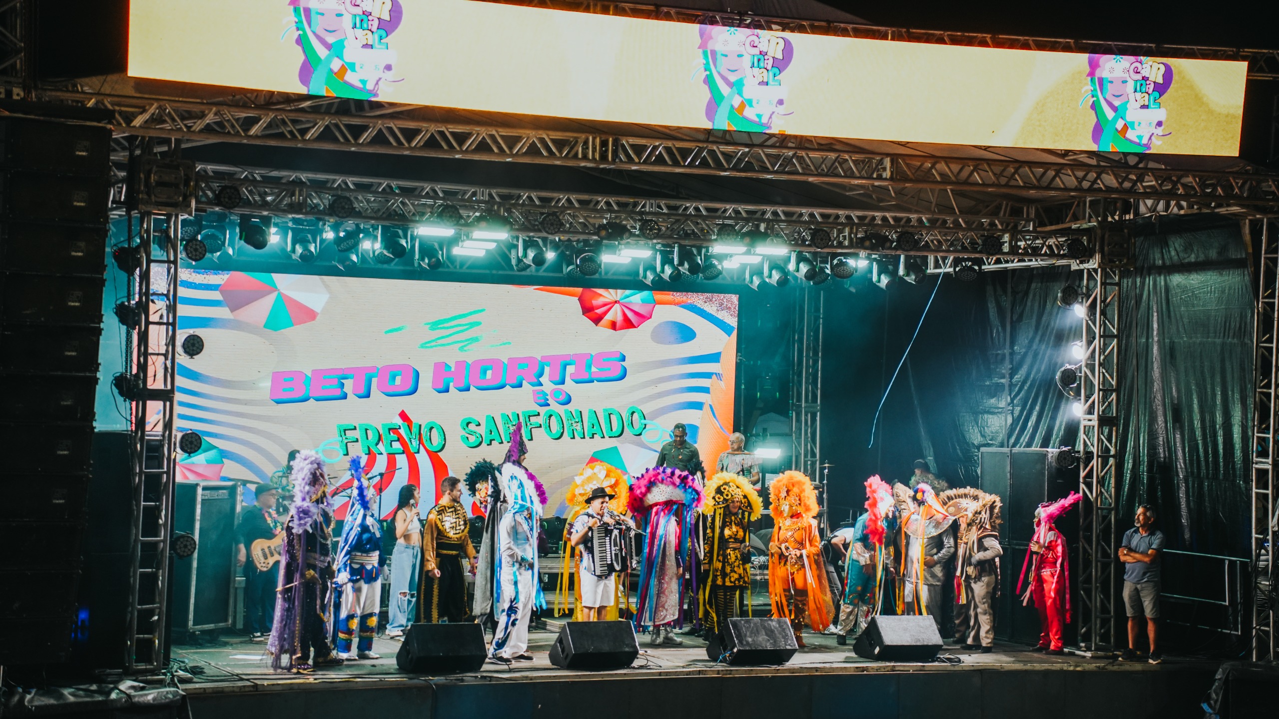 Dia Estadual do Careta é animado ao som de frevo e folia em Triunfo
