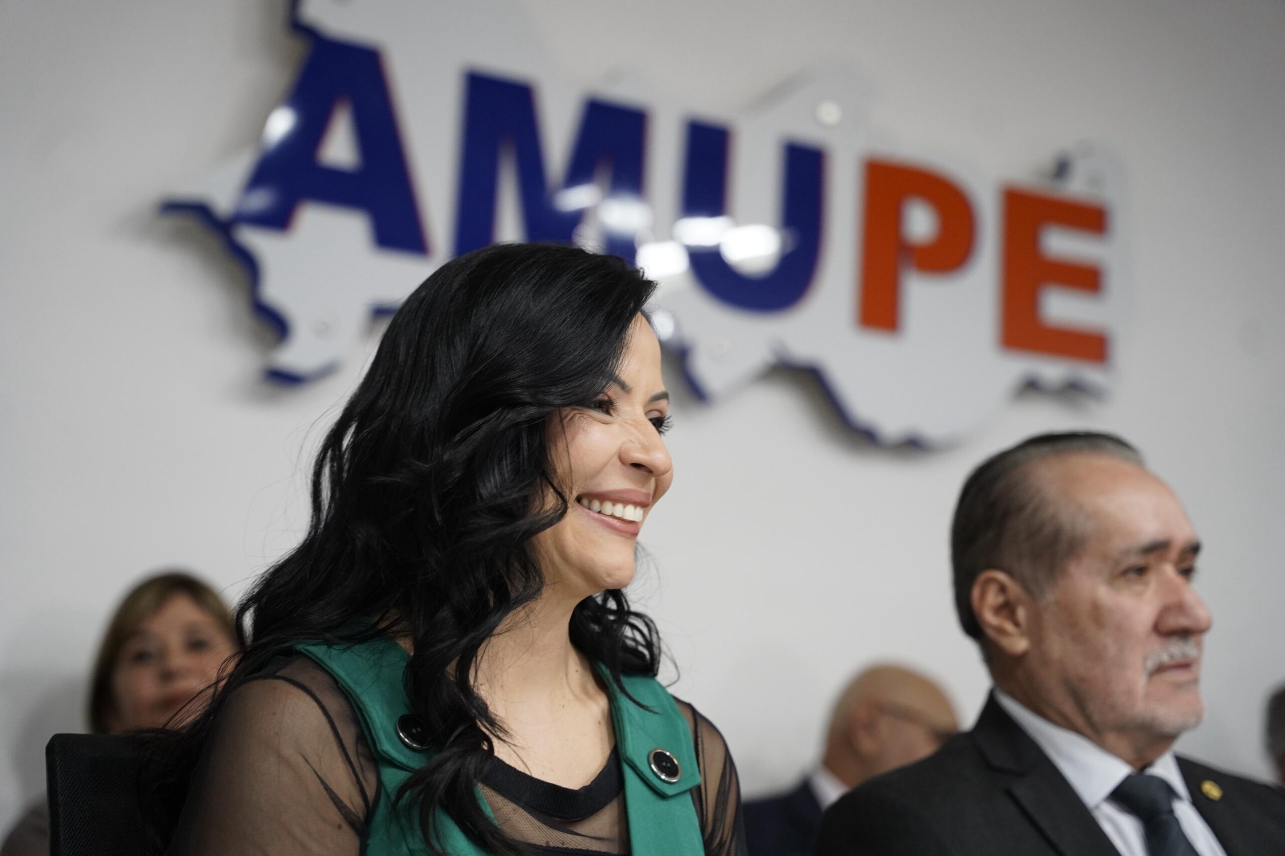 Márcia toma posse como secretária da Mulher da Amupe