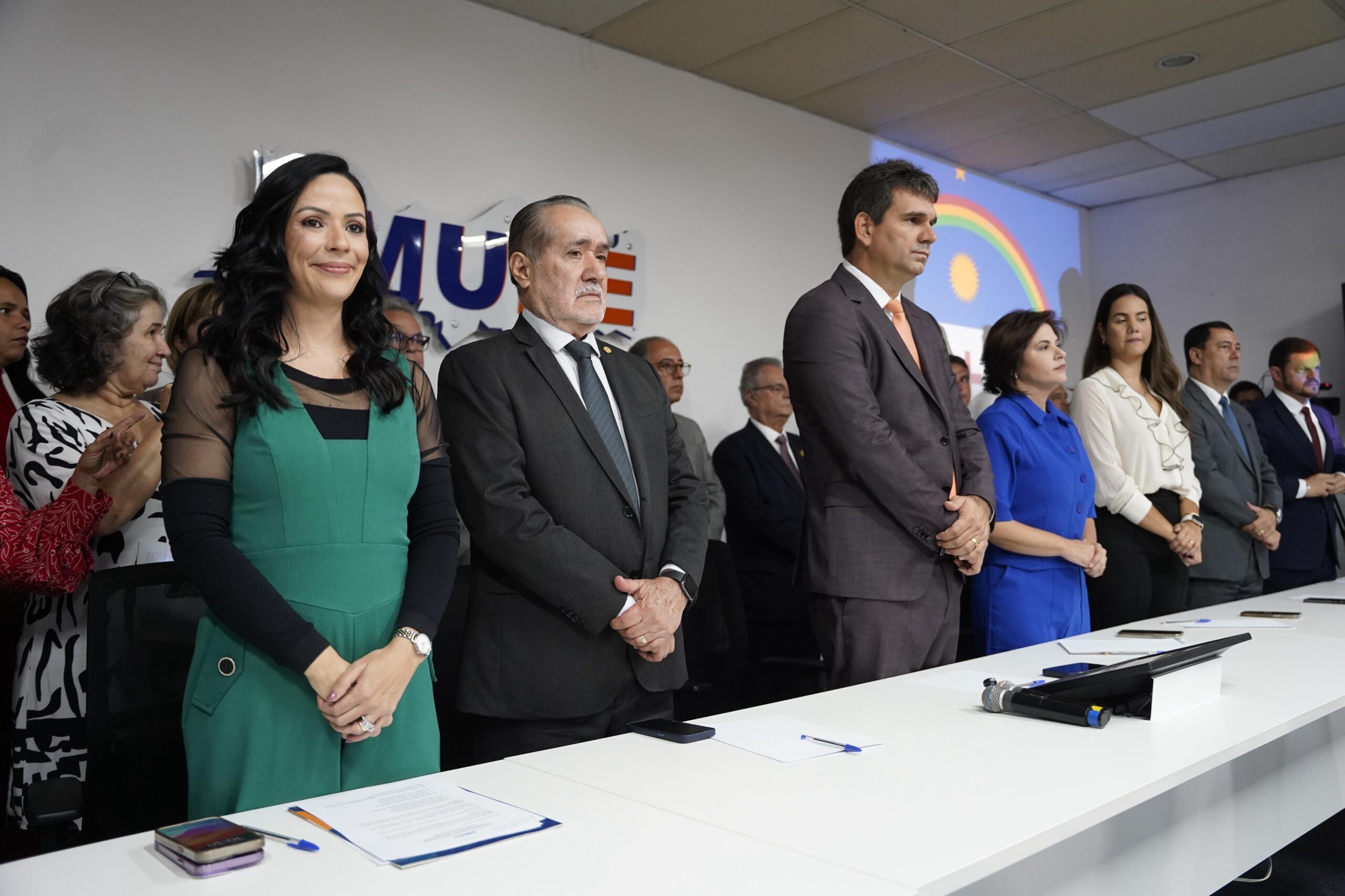 Márcia toma posse como secretária da Mulher da Amupe