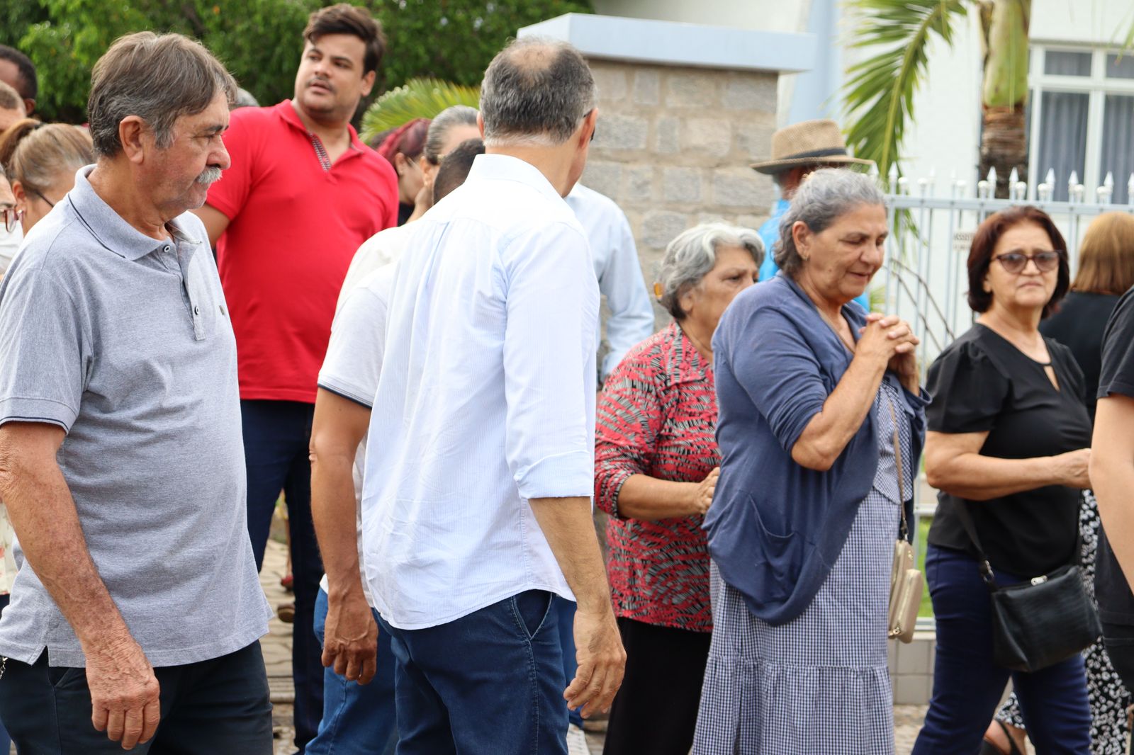 Cortejo com muita gente e emoção no último adeus a Dona Carminha, em ST