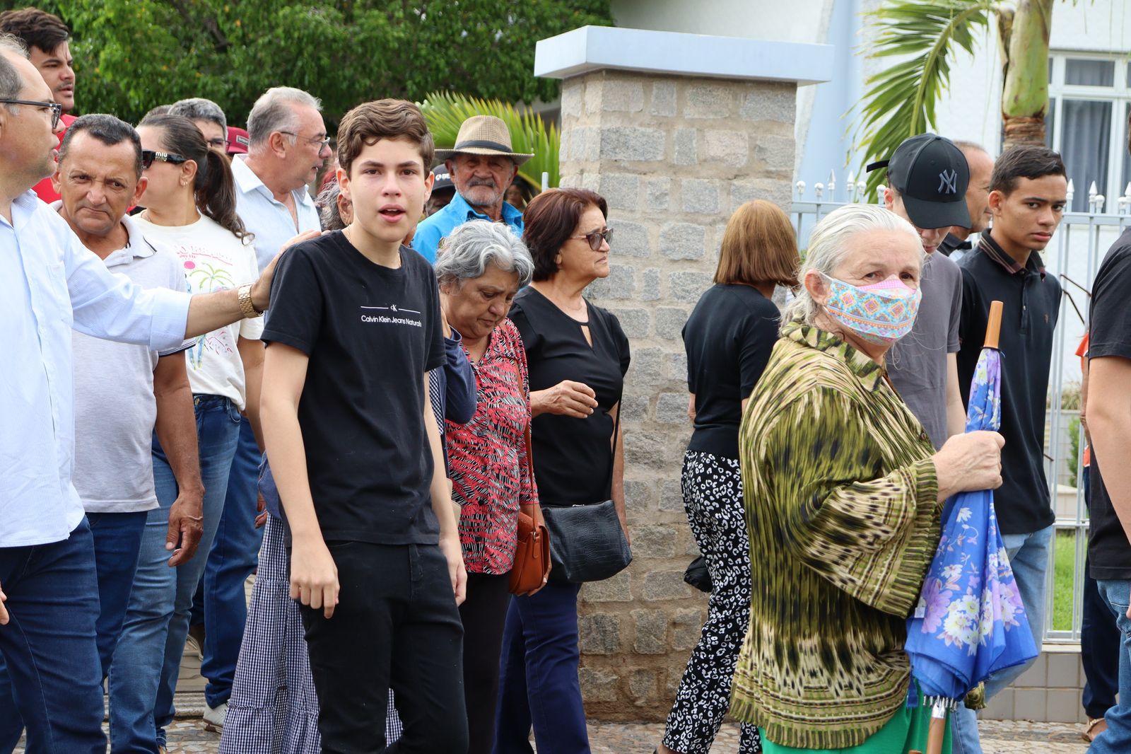 Cortejo com muita gente e emoção no último adeus a Dona Carminha, em ST