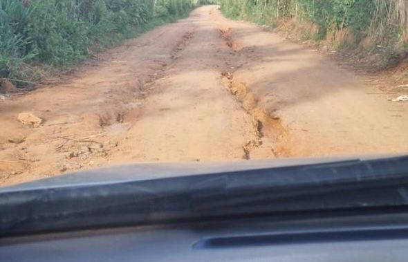 Em Santa Cruz, estrada de R$ 600 mil está intransitável