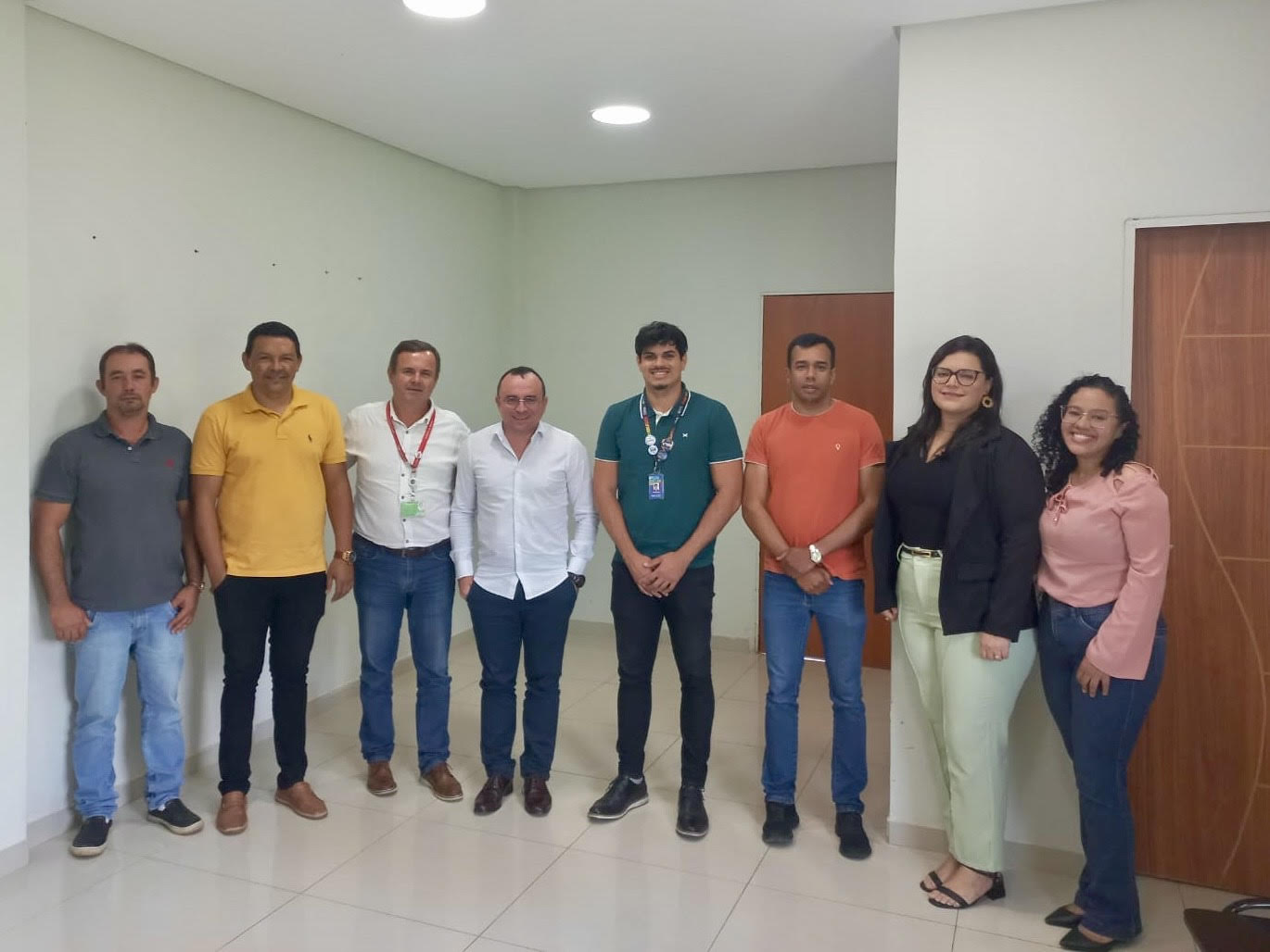 Dr. Ismael se reúne com Neonergia e CEHAB e busca melhorias para Santa Cruz