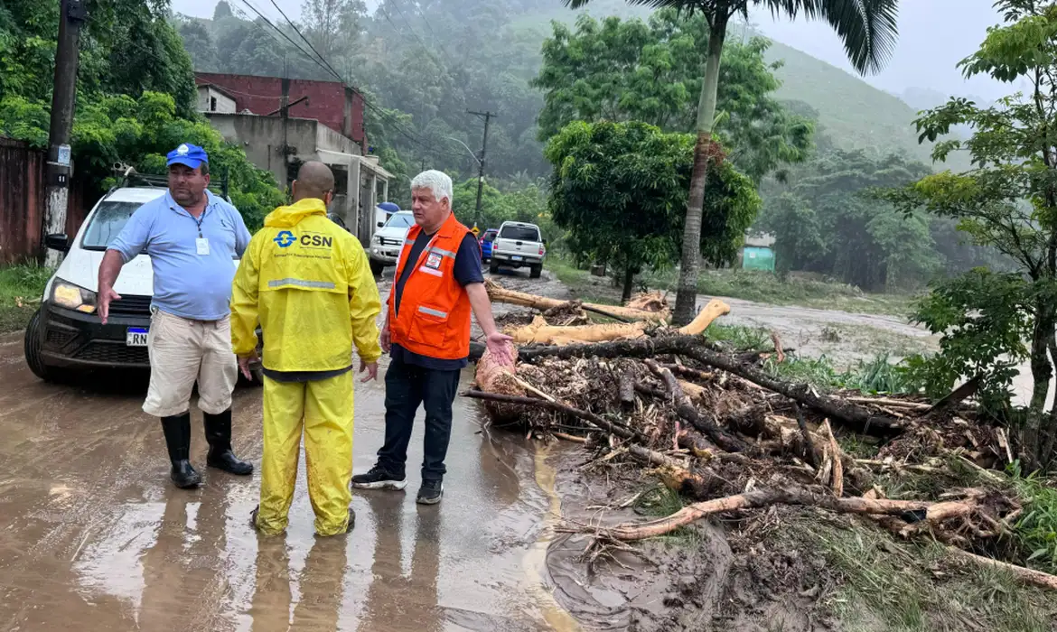 Com mais de 300 desalojados, Angra dos Reis decreta emergência