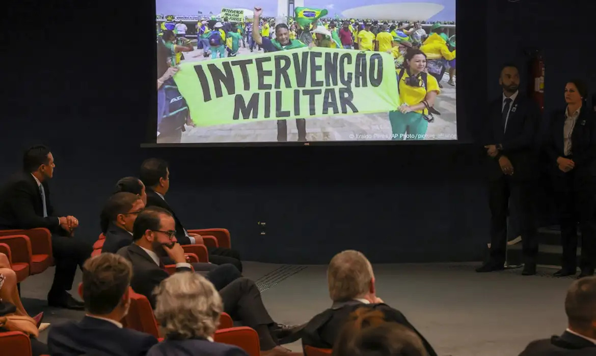 Por unanimidade, STF torna réus mais 6 denunciados por trama golpista 1 Por unanimidade, STF torna réus mais 6 denunciados por trama golpista