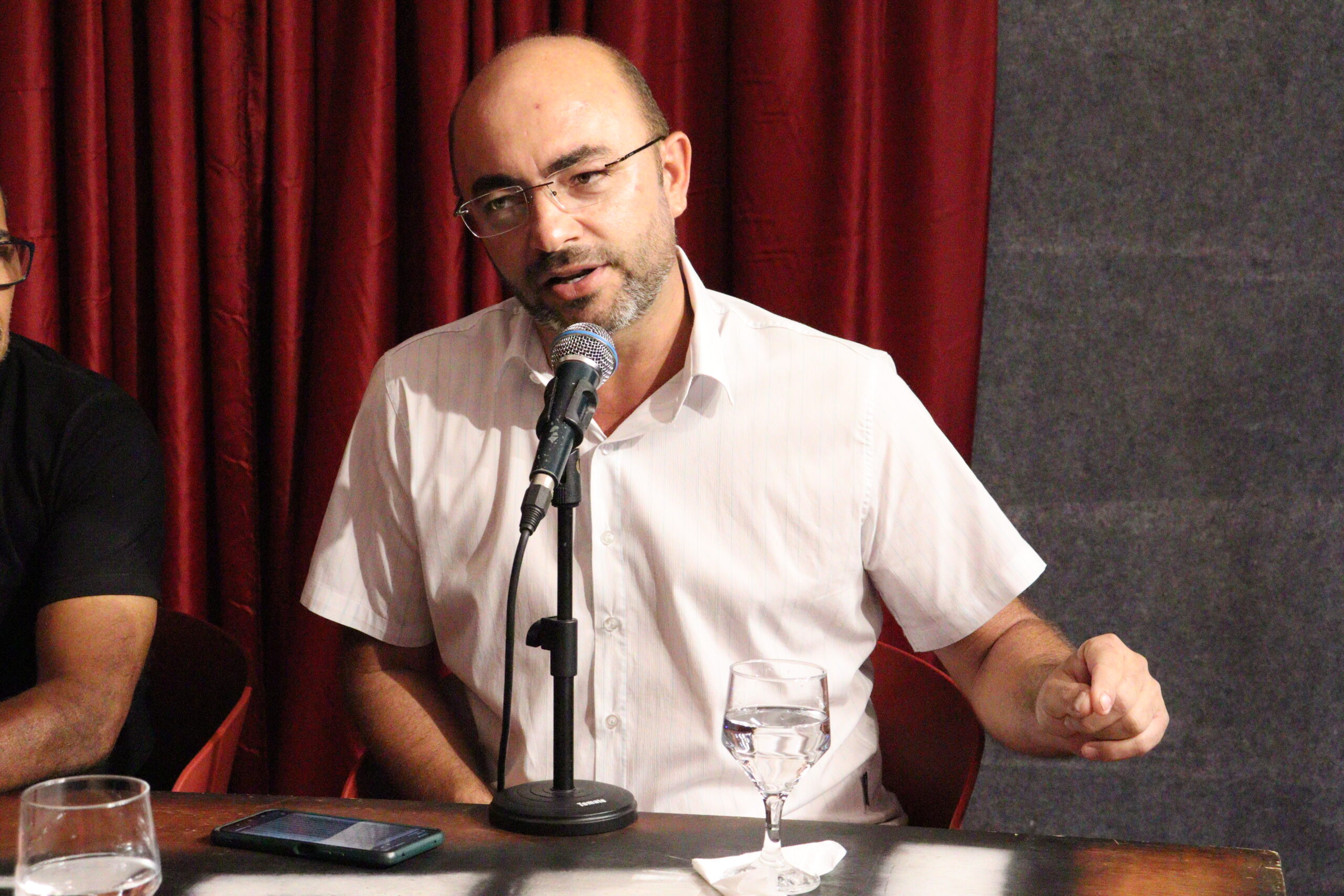 André diz que Breno gosta de andar de jumento e Márcia vai de Sebá 1 André Maio