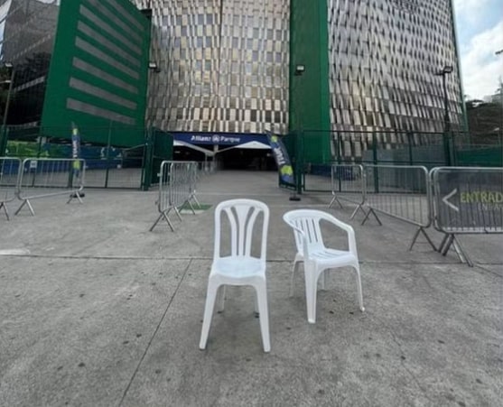 Bad Bunny no Brasil? Perfil do estádio do Palmeiras sugere show com foto de cadeiras brancas 1 Bad Bunny no Brasil? Perfil do estádio do Palmeiras sugere show com foto de cadeiras brancas - Foto: Reprodução X