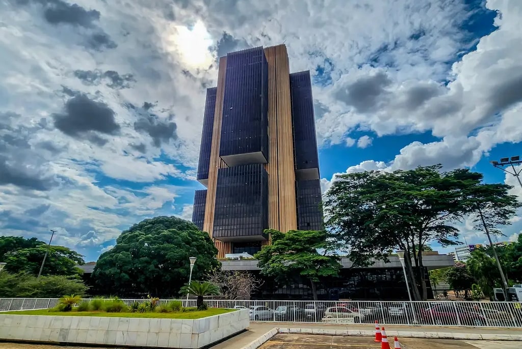 Copom eleva juros básicos da Selic para 15% ao ano 1 Copom eleva juros básicos da economia para 15% ao ano - Foto: Rafa Neddermeyer/Agência Brasil
