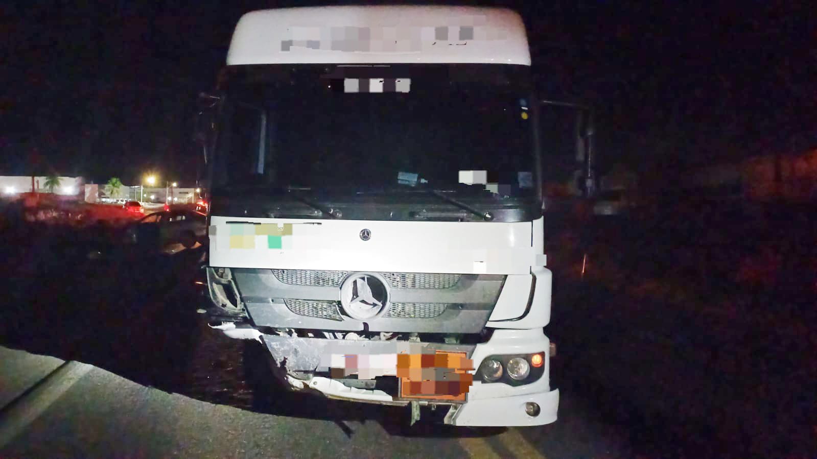 Colisão entre caminhão e carro deixa um ferido na BR-232