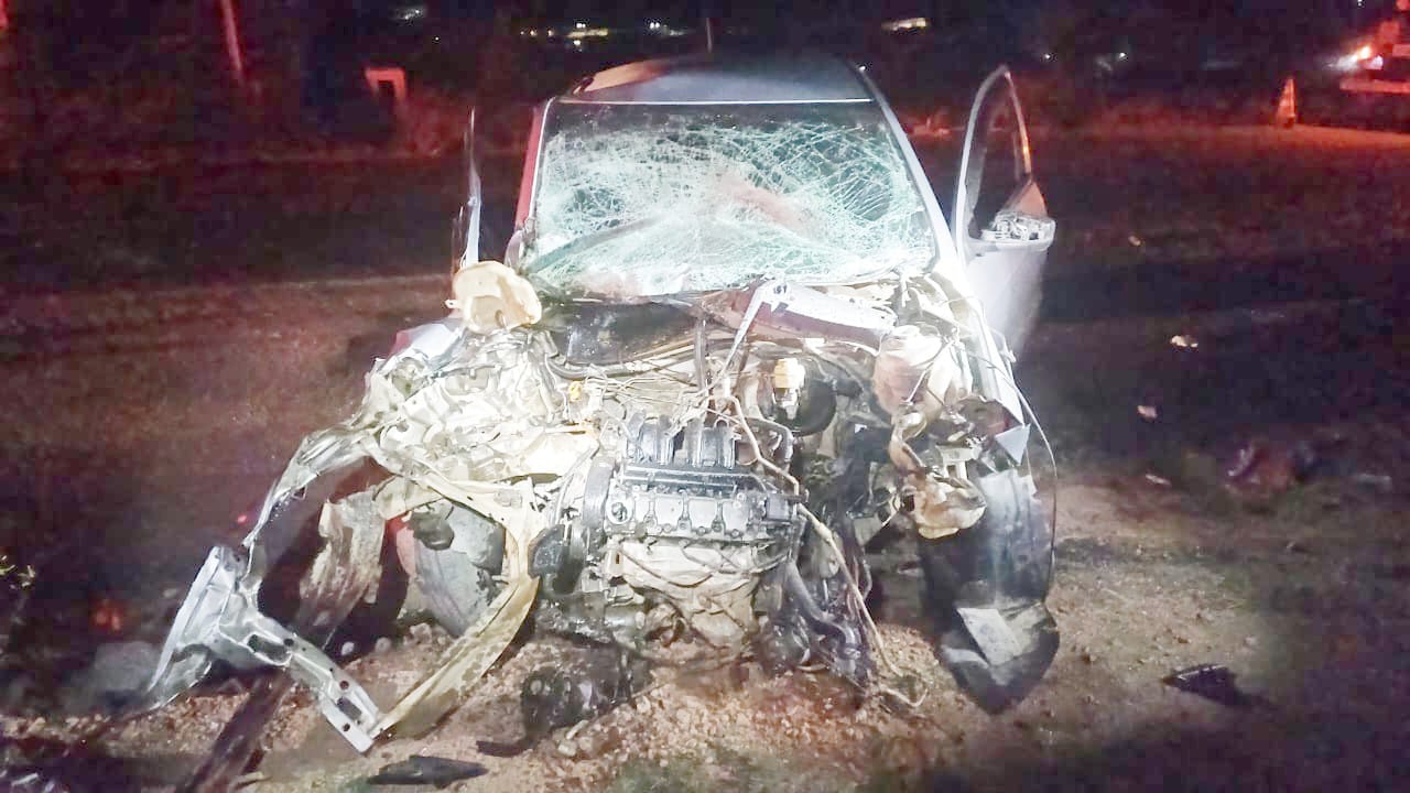 Colisão entre caminhão e carro deixa um ferido na BR-232