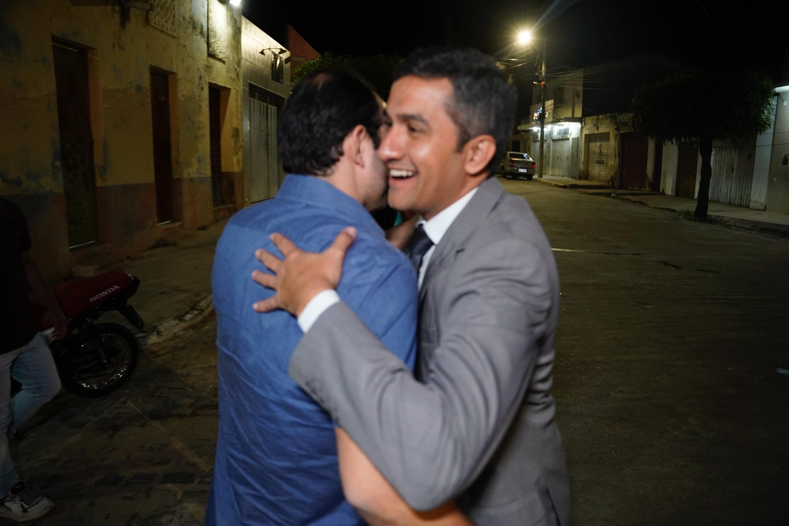 Breno Araújo participa de evento em Tabira e é recepcionado pelo prefeito