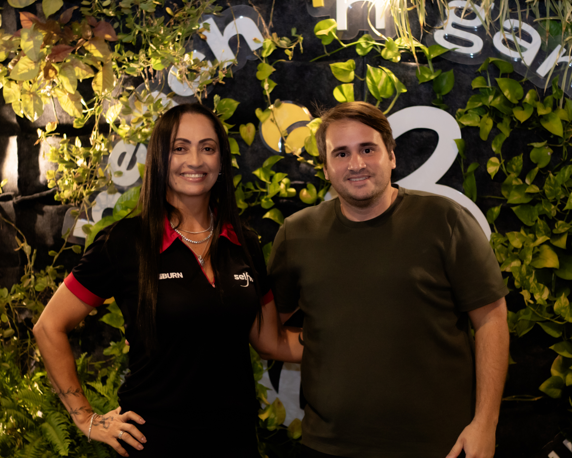 Livia Terto recebe coroa e faixa de Miss Serra Talhada 2025