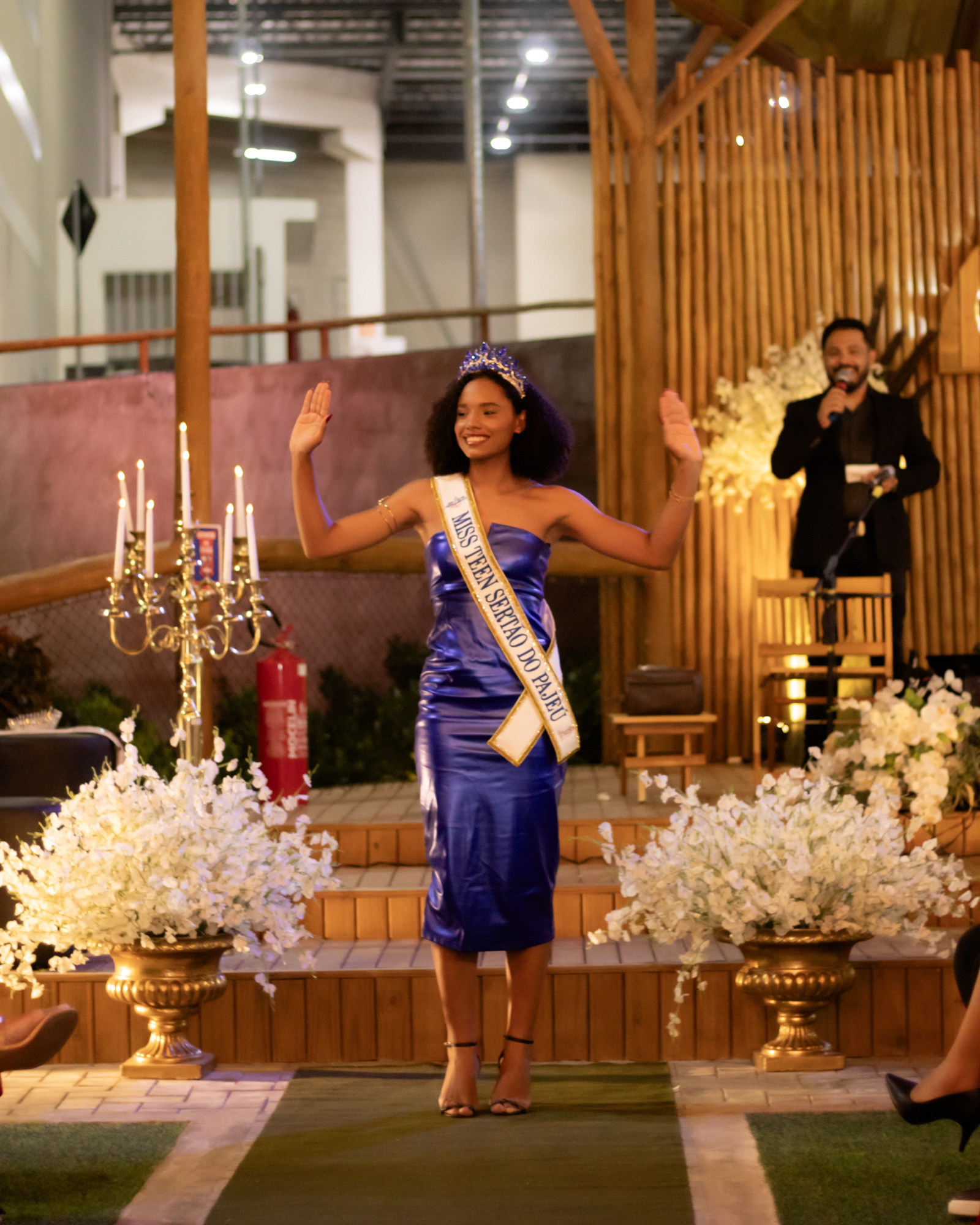 Livia Terto recebe coroa e faixa de Miss Serra Talhada 2025