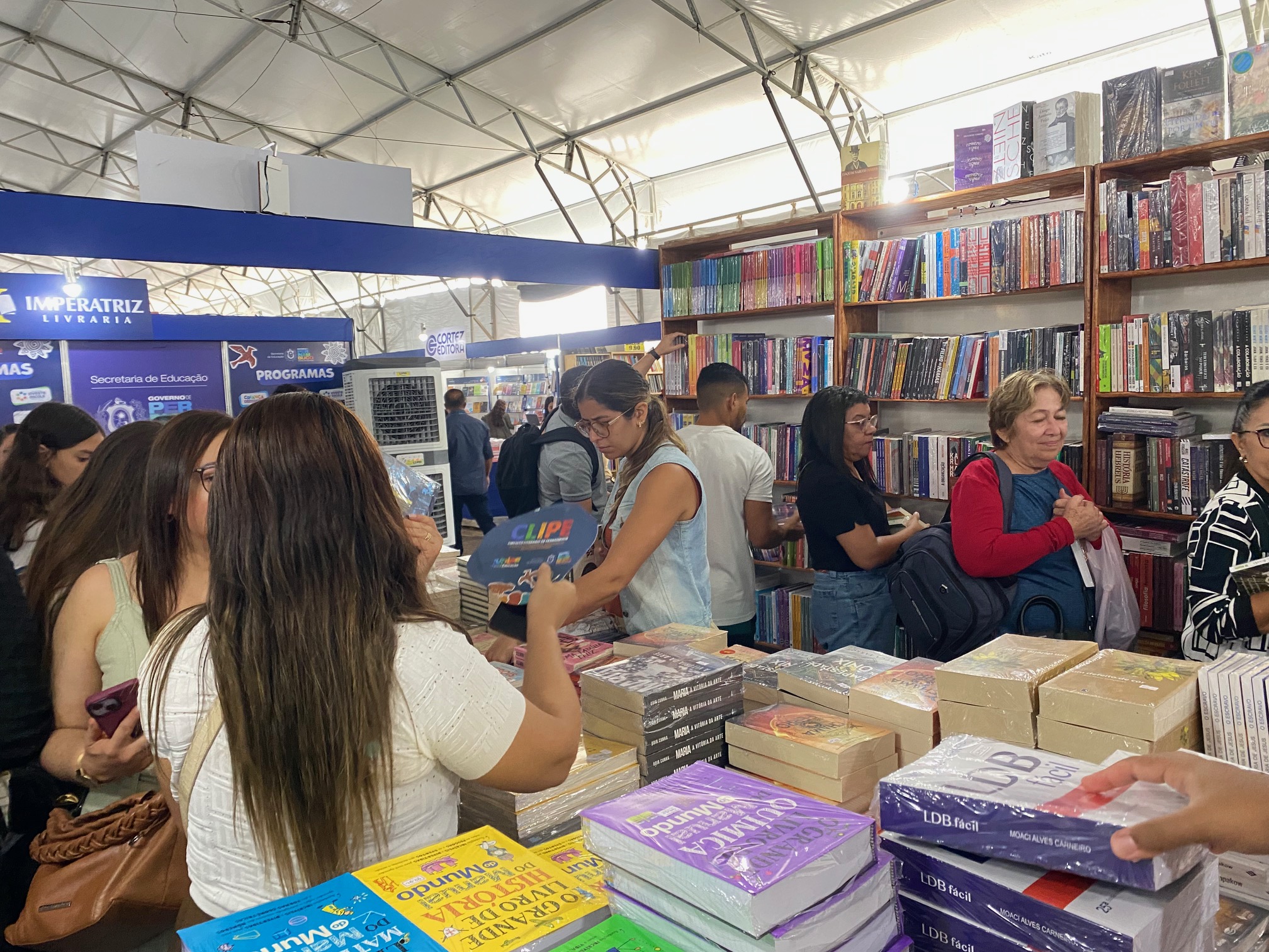Circuito Literário é aberto em ST e terá Josildo Sá e Bia Marinho nesta 5ª