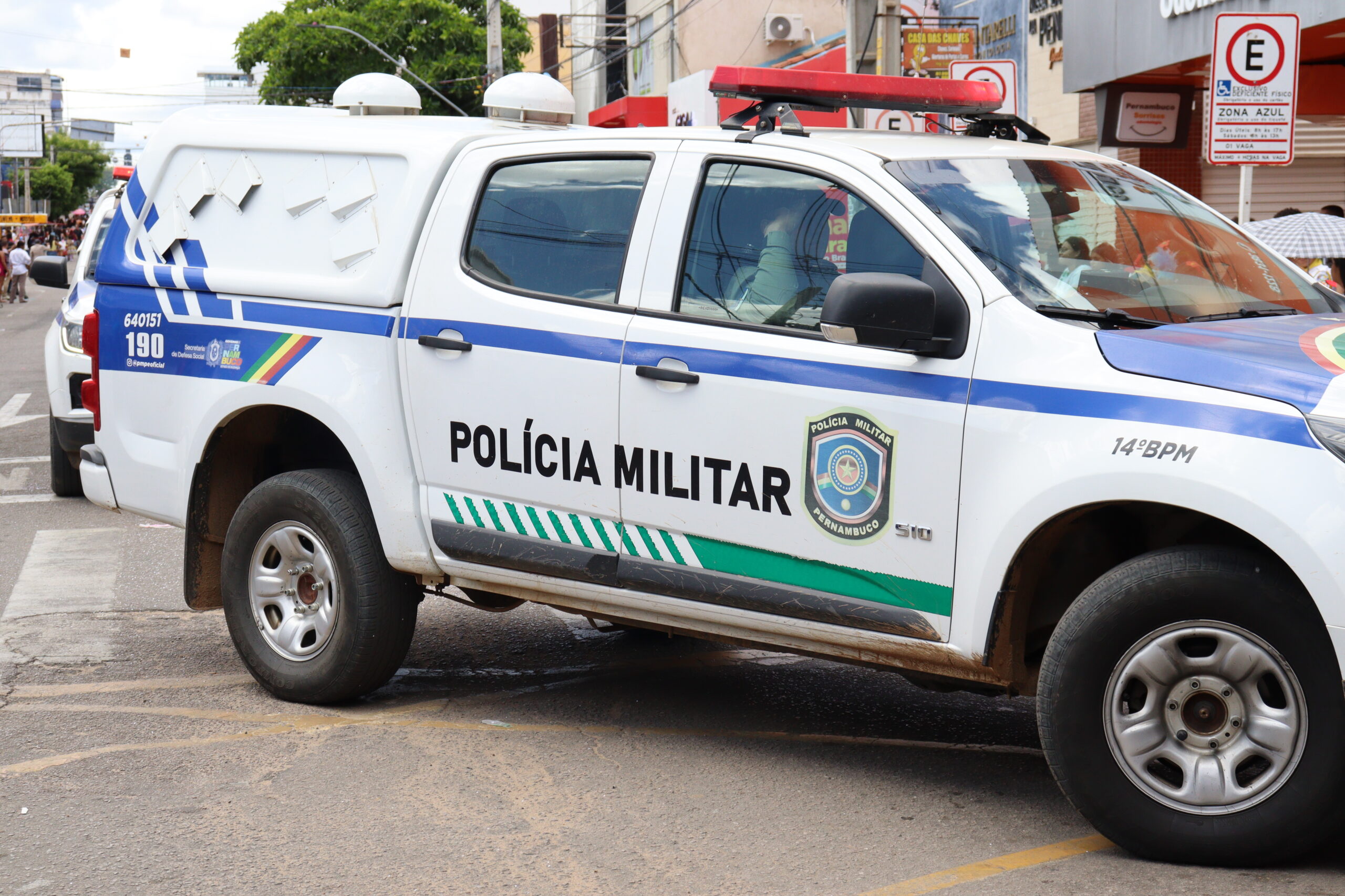 Homem em fúria tenta atacar idosas com faca em ST nessa 3ª
