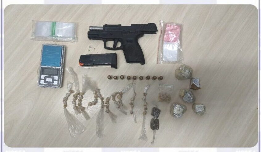 Três suspeitos são presos com arma de fogo e drogas 1 Foto: Divulgação/PMPE