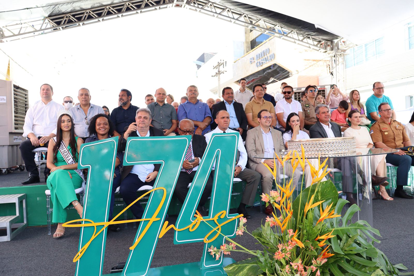 174 anos: Desfile cívico e corte do bolo levam sorrisos às ruas de Serra Talhada 1 Fotos: LIcca Lima/Farol de Notícias